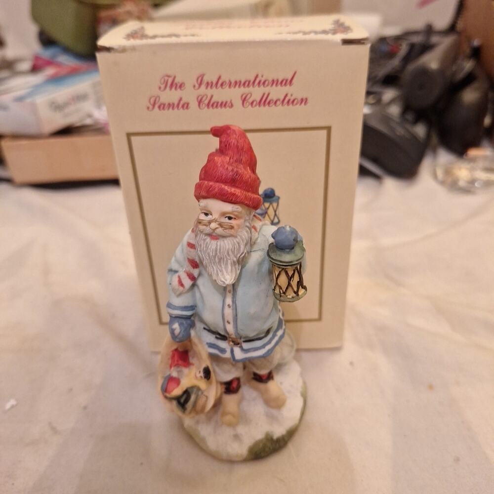 The International Santa Claus Collection Julenisse Scandinavia SC07 1992